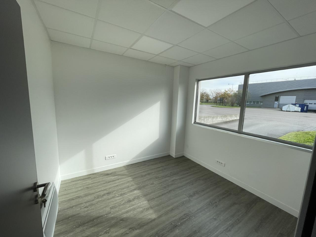 Local d'activité Saint-Priest 2711m² Location local d'activité Saint-Priest Rhône OLACT2108878 2